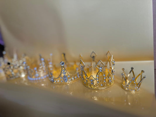 Dozen of Crowns