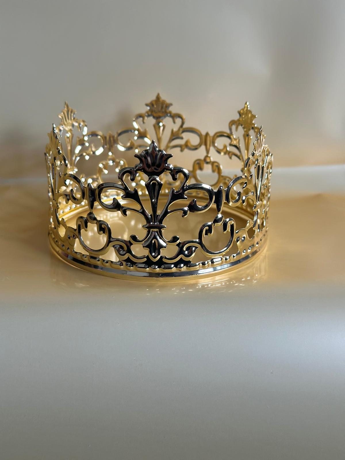Luxurious Crowns for Bouquets